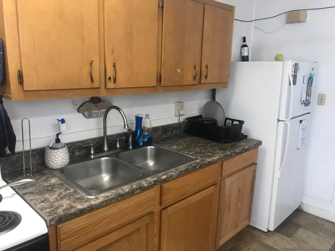 108 W. Church Street — interior photo 1